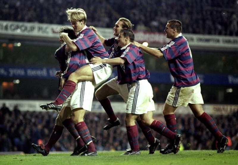 Newcastle fagnar marki árið 1995.