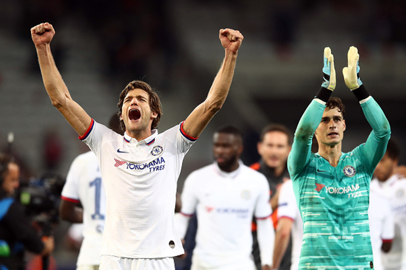 Marcos Alonso fær gagnrýni eftir tapið gegn West Ham í gær.