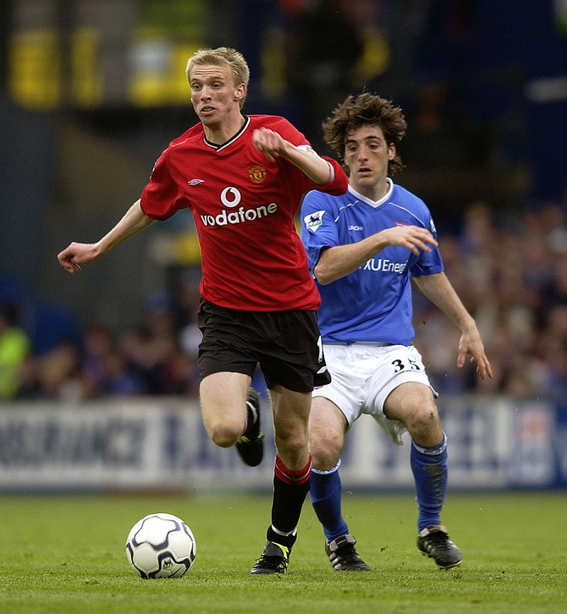 Chadwick var aðeins nítján ára gamall þegar hann spilaði sinn fyrsta keppnisleik fyrir Manchester United. Hann spilaði fyrir U21 landslið Englands en komst aldrei í aðalliðið.