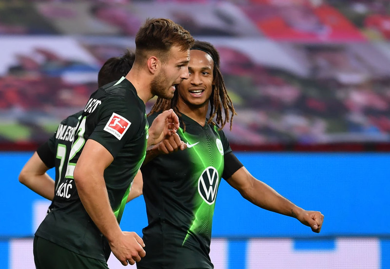 Marin Pongracic og Kevin Mbabu fagna í kvöld