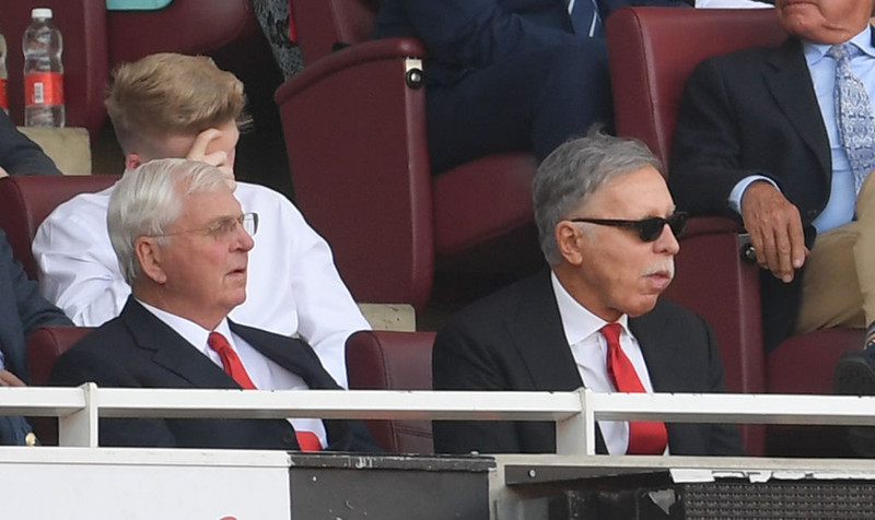 Chips Keswick ásamt Stan Kroenke, eiganda Arsenal.