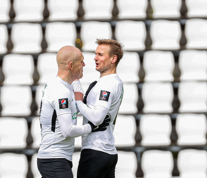 Emil Hallfreðsson og Pétur Viðarsson.