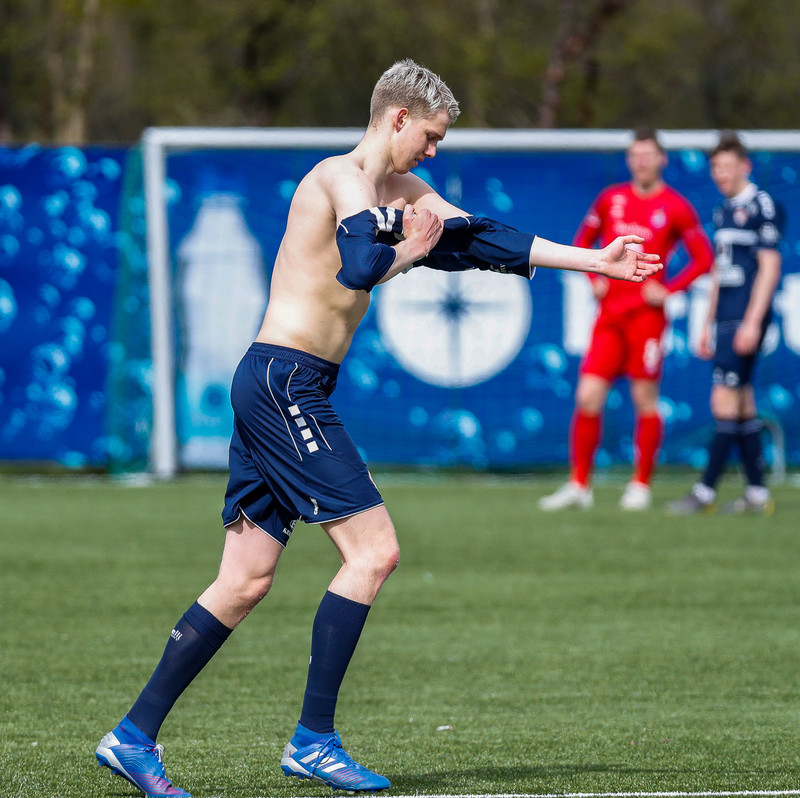 Myndaveisla: Haukar unnu Þrótt