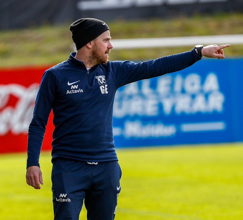 <b>Guðni Eiríksson</B> - Hann og bróðir hans, Hlynur, hafa gert mjög svo skemmtilega hluti með FH síðustu árin. FH-liðið hefur spilað frábæran fótbolta og náð mjög góðum úrslitum. Hafa fest sig í sessi sem eitt sterkasta lið Bestu deildarinnar undir þeirra stjórn.