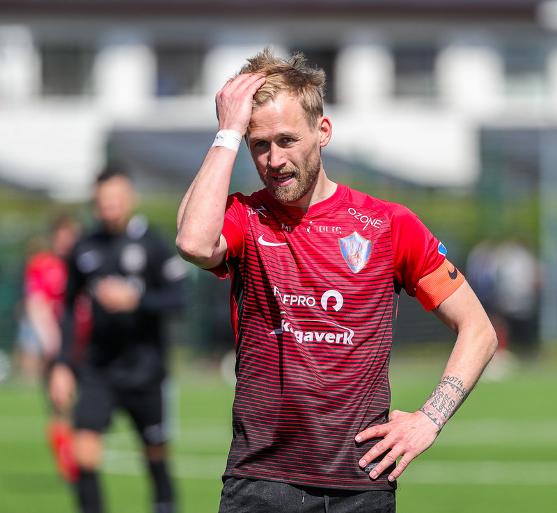 Andri Júlíusson skoraði í báðum leikjum Kára um helgina og er markahæstur í 3.deild sem stendur.