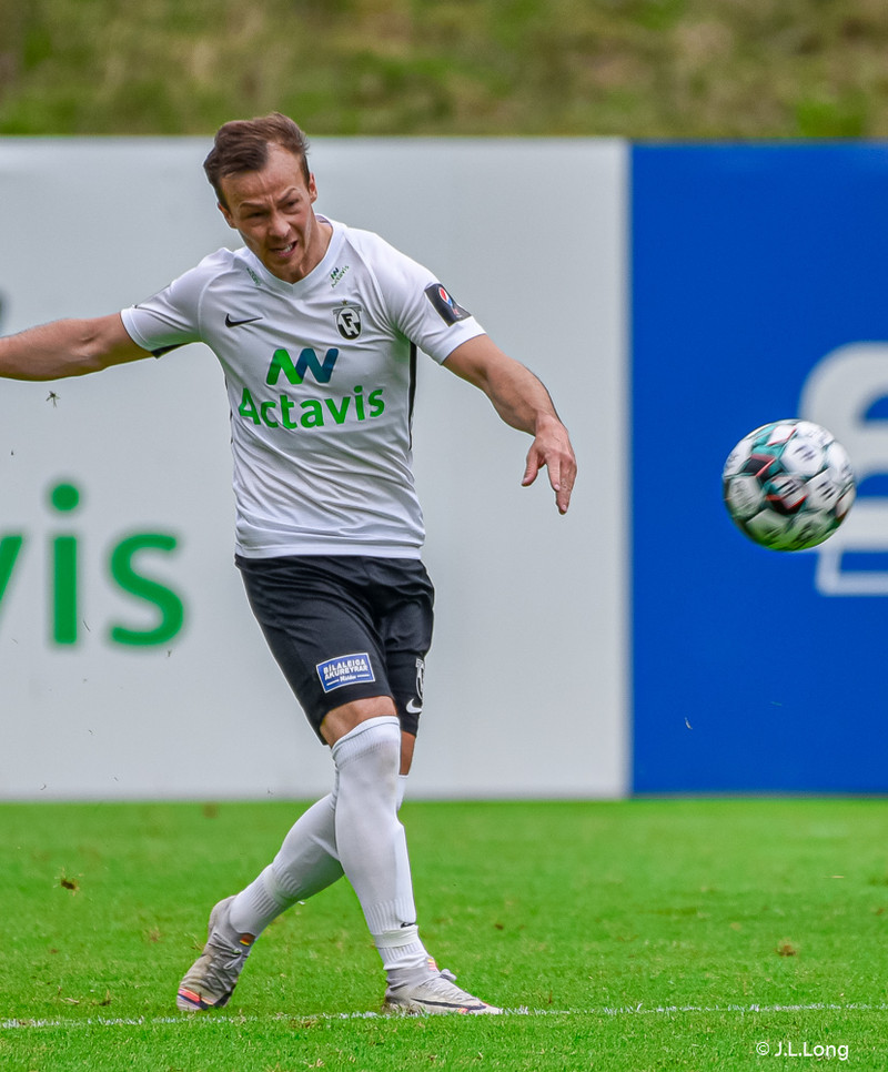 Steven Lennon.