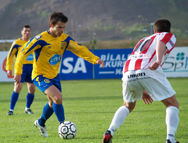 Ray lék með Grindavík á árunum 1999-2012.