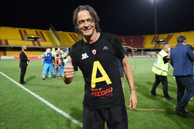 Ítalía: Benevento fer upp - Loic Remy að skrifa undir