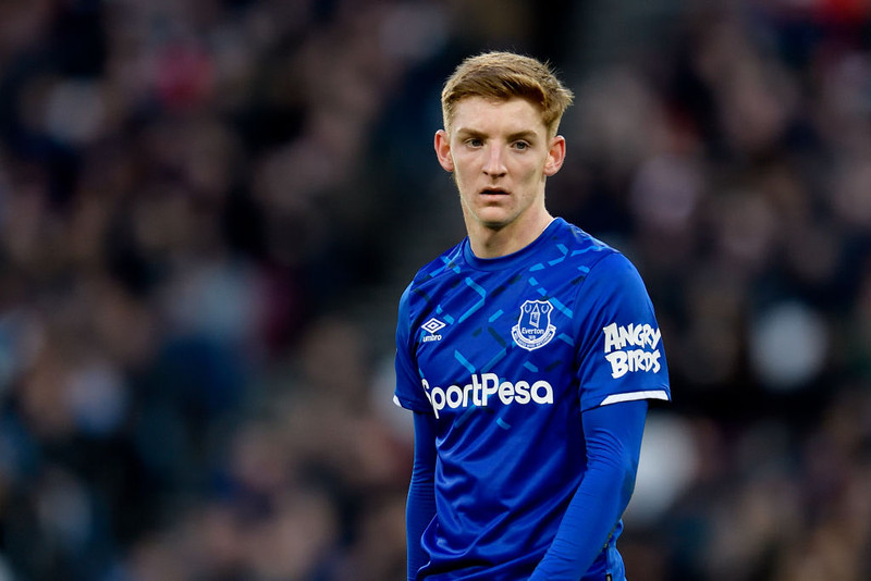 Hinn 19 ára Anthony Gordon var valinn maður leiksins gegn Leicester.