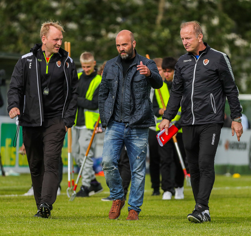 Myndaveisla: Þrjú rauð þegar KR vann Víking