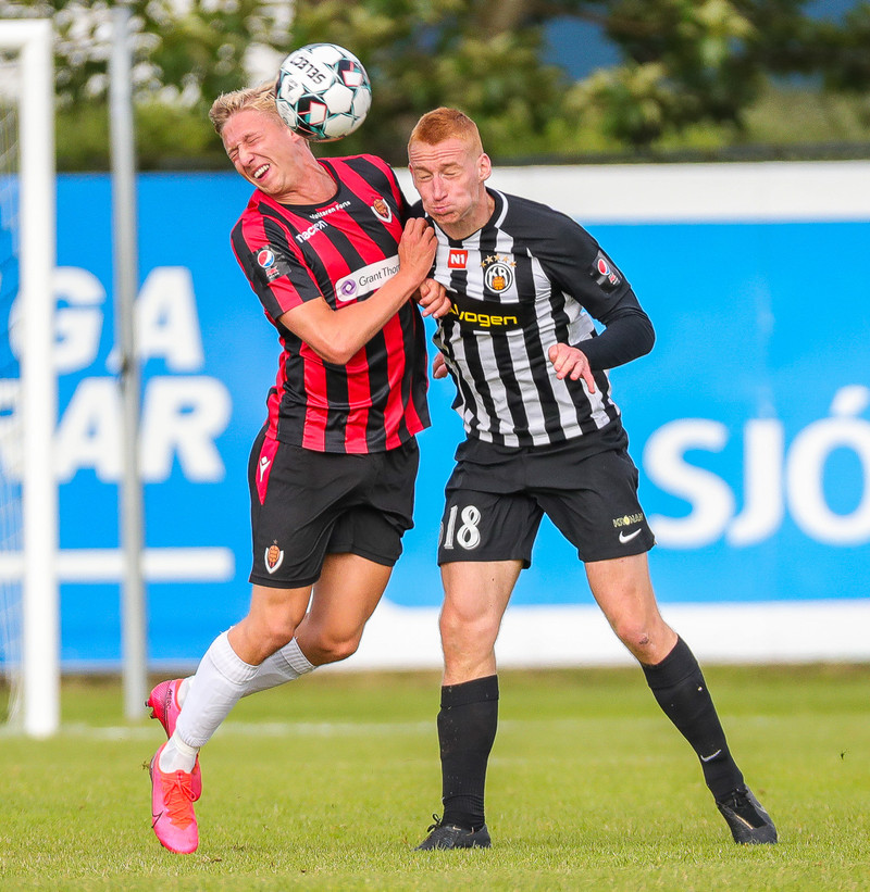 Myndaveisla: Þrjú rauð þegar KR vann Víking