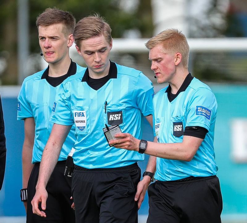 Myndaveisla: Þrjú rauð þegar KR vann Víking