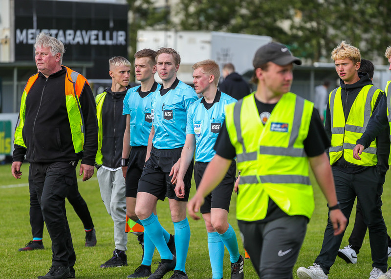 Myndaveisla: Þrjú rauð þegar KR vann Víking