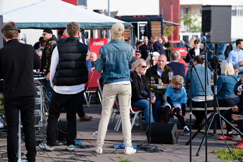 Myndir: Stemmning á Origo-vellinum fyrir leik Vals og ÍA