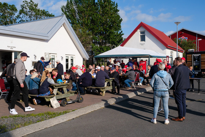 Myndir: Stemmning á Origo-vellinum fyrir leik Vals og ÍA
