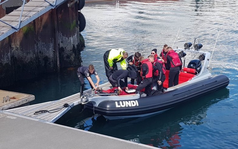 Leikmenn ÍBV að leggja af stað frá Vestmannaeyjum.