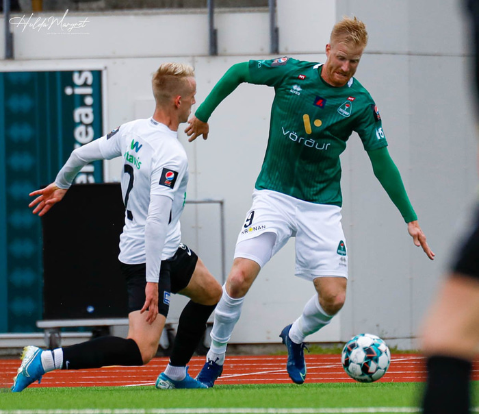 Thomas Mikkelsen verður í banni gegn Víkingum.