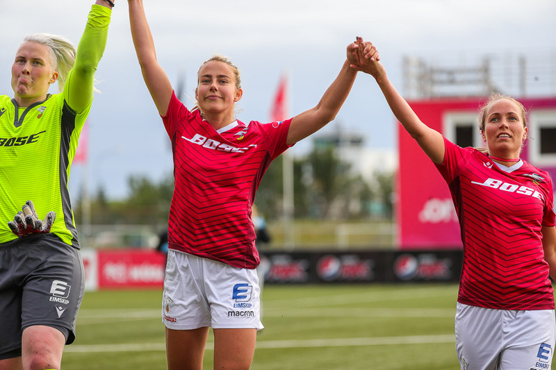 Myndaveisla: Valur sló ÍBV út
