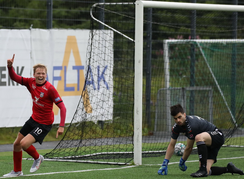 Myndaveisla: Afturelding vann Leikni F