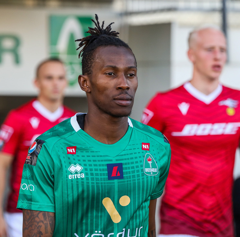 Kwame Quee er líka mættur.