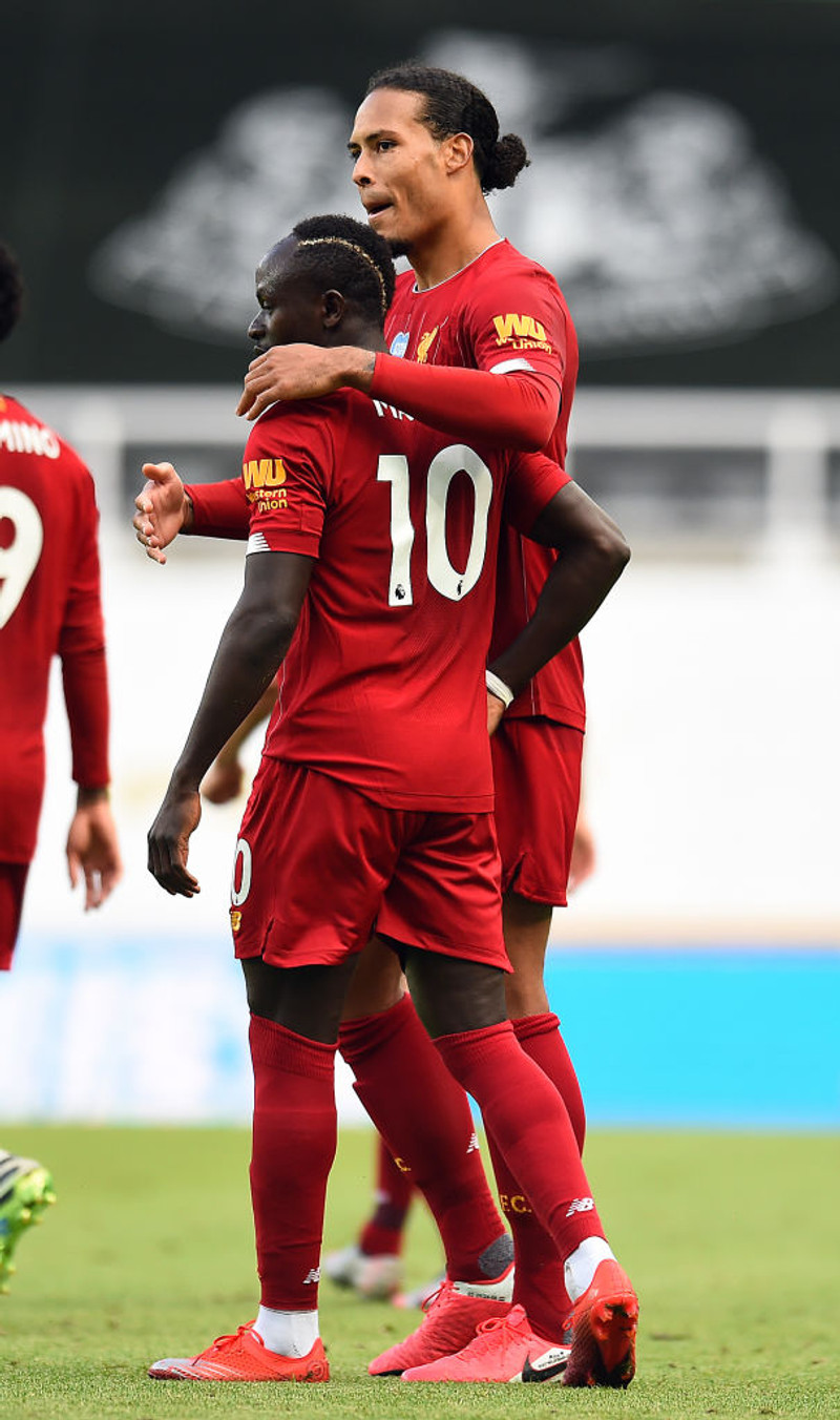 Mane og Van Dijk eru báðir tilnefndir sem leikmaður ársins.