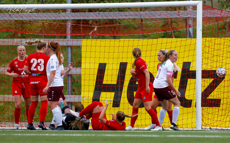 Lengjudeild kvenna: Haukar að missa af toppliðunum eftir tap