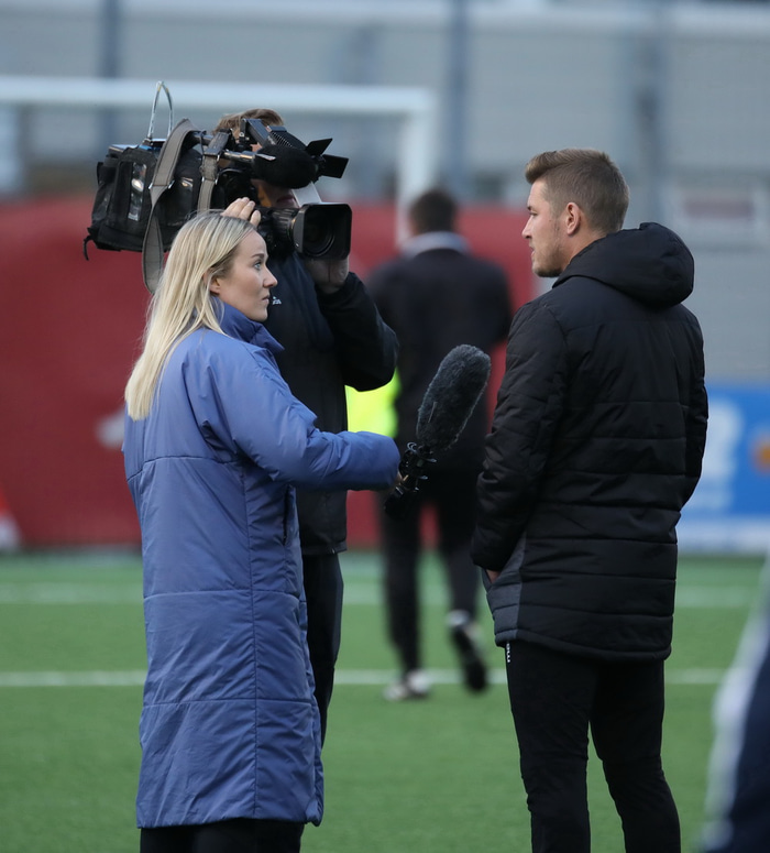 Kristjana Arnarsdóttir ræðir hér við Ólaf Inga Skúlason.