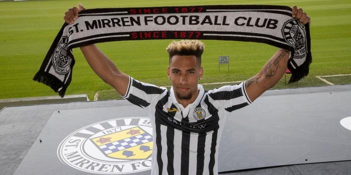 Það var alveg í stöðunni en Norwich vildi frekar að ég myndi fara til St. Mirren og fá leiktíma þar.