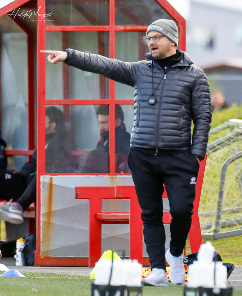 Mikael: Þetta er bara hnífsstunga