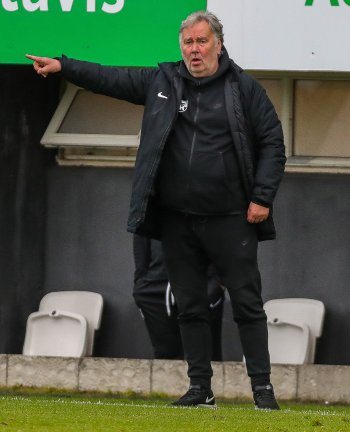 Logi Ólafsson.