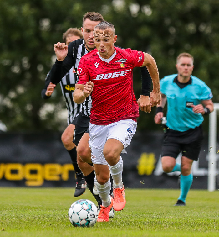 Aron Bjarnason.
