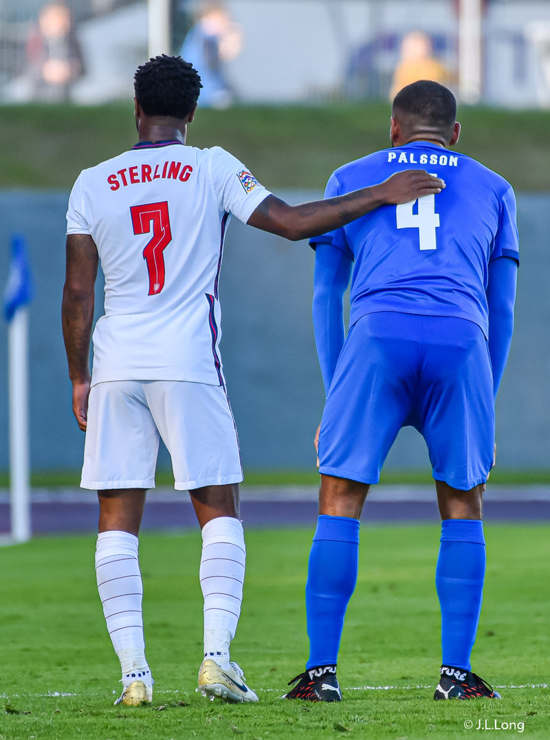 Myndaveisla frá tapinu gegn Englandi á laugardaginn
