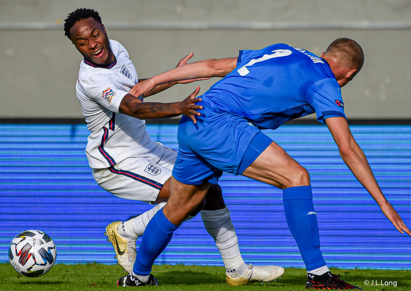 Myndaveisla frá tapinu gegn Englandi á laugardaginn