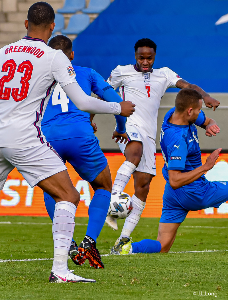 Myndaveisla frá tapinu gegn Englandi á laugardaginn