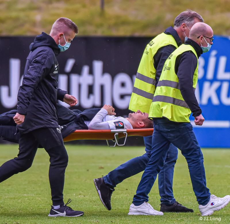Jónatan Ingi var fluttur með sjúkrabíl - „Hef það bara fínt í dag!"