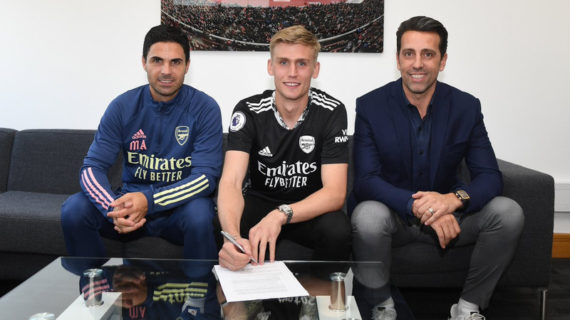 Rúnar ásamt Arteta og Edu, yfirmanni knattspyrnumála hjá Arsenal.