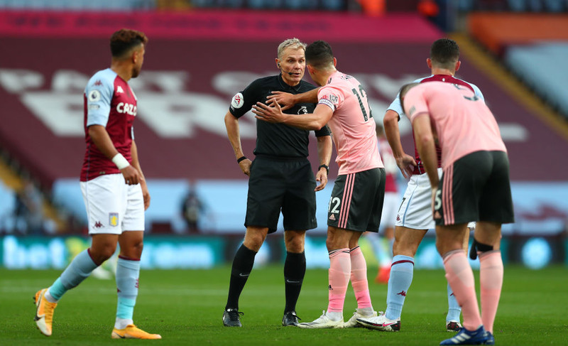 England: Aston Villa lagði tíu leikmenn Sheffield United