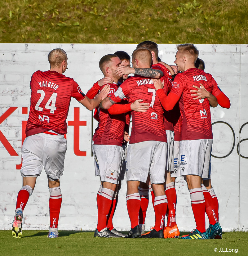 Myndaveisla: Valur vann FH í Krikanum í toppslag