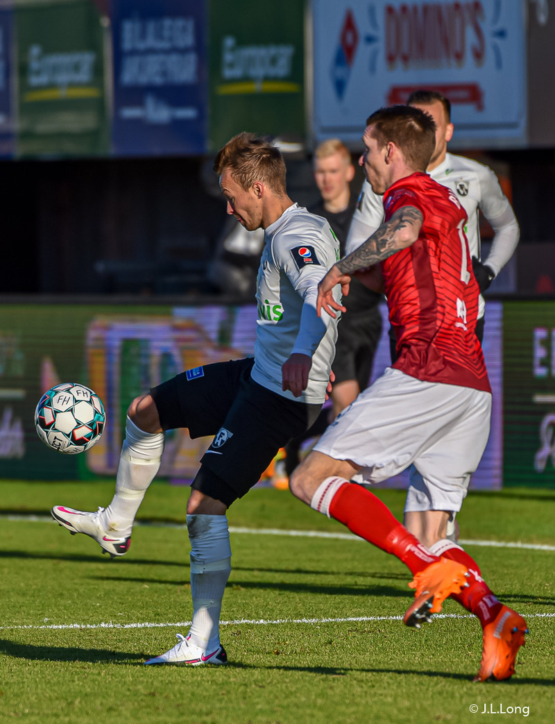 Myndaveisla: Valur vann FH í Krikanum í toppslag