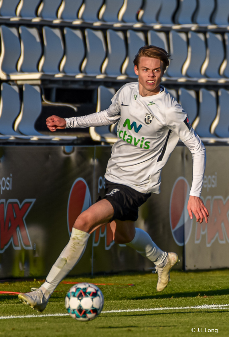Myndaveisla: Valur vann FH í Krikanum í toppslag