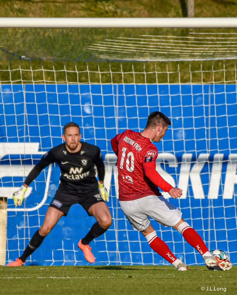 Myndaveisla: Valur vann FH í Krikanum í toppslag