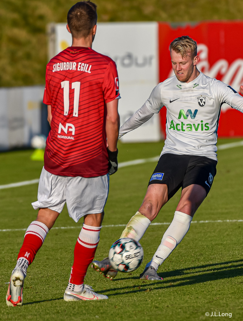 Myndaveisla: Valur vann FH í Krikanum í toppslag
