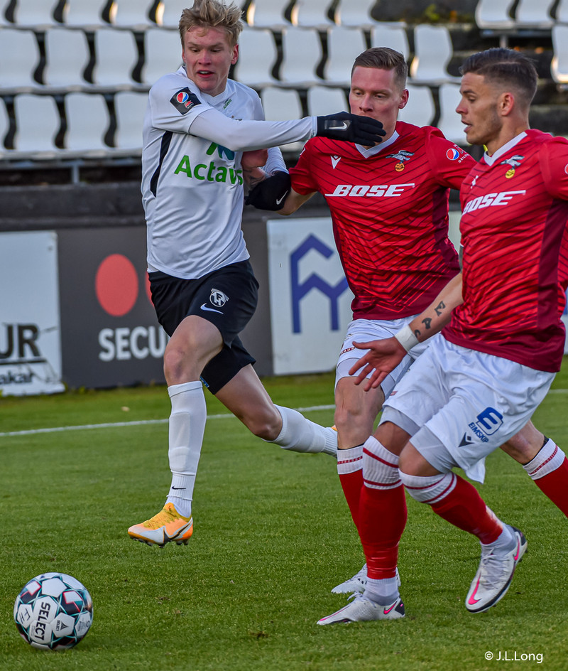 Myndaveisla: Valur vann FH í Krikanum í toppslag