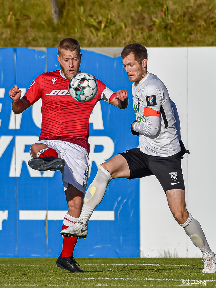 Haukur Páll Sigurðsson, fyrirliði Vals, er í úrvalsliðinu.