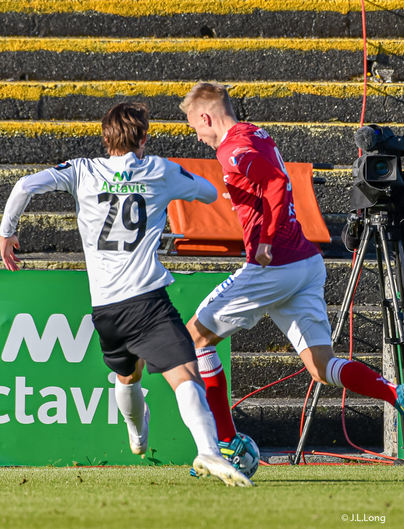 Myndaveisla: Valur vann FH í Krikanum í toppslag
