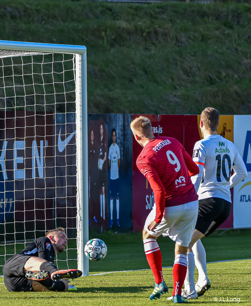 Myndaveisla: Valur vann FH í Krikanum í toppslag
