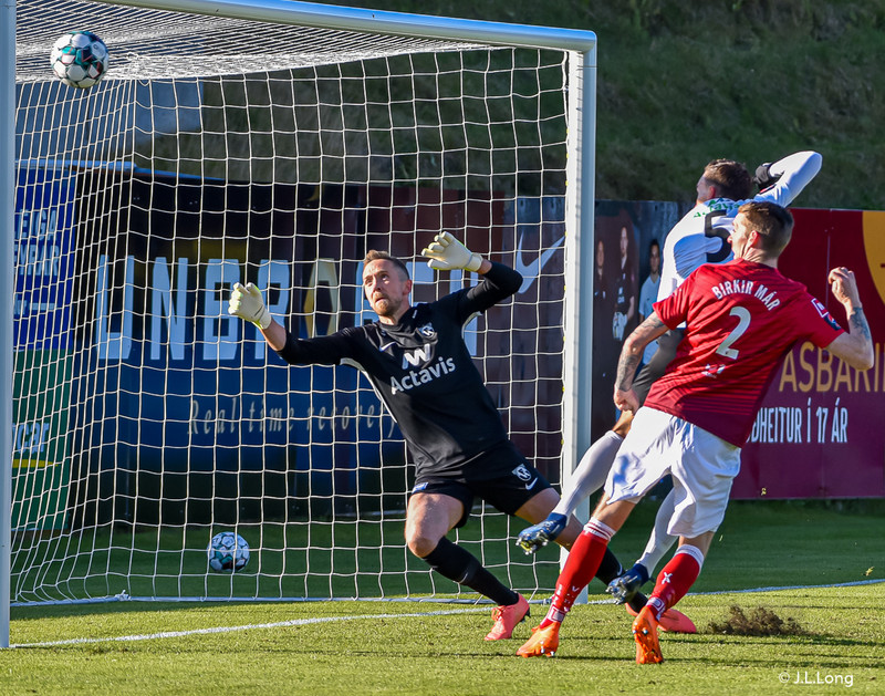 Myndaveisla: Valur vann FH í Krikanum í toppslag