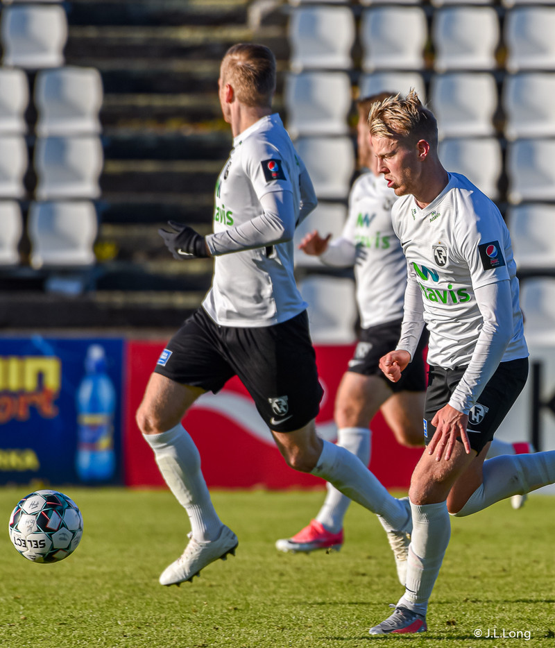 Myndaveisla: Valur vann FH í Krikanum í toppslag