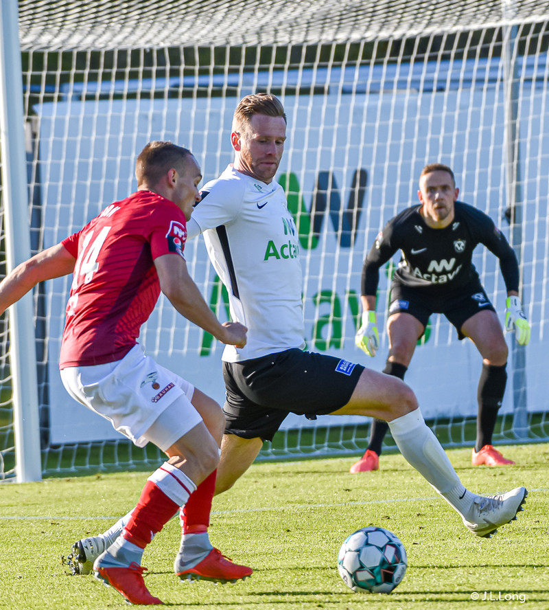 Myndaveisla: Valur vann FH í Krikanum í toppslag