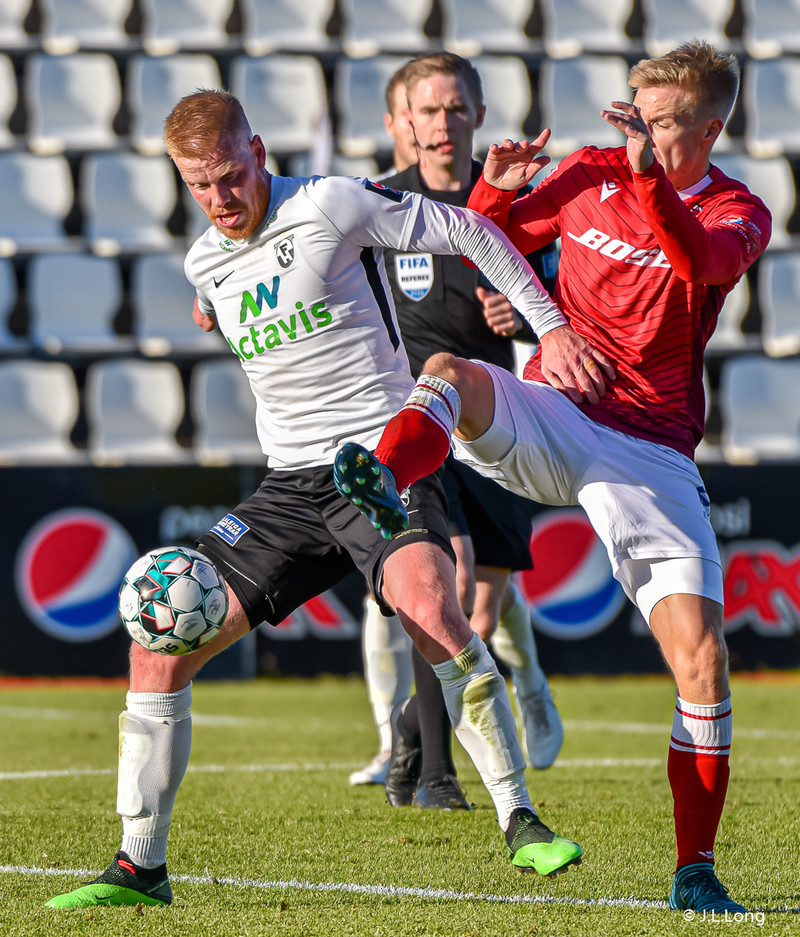 Myndaveisla: Valur vann FH í Krikanum í toppslag